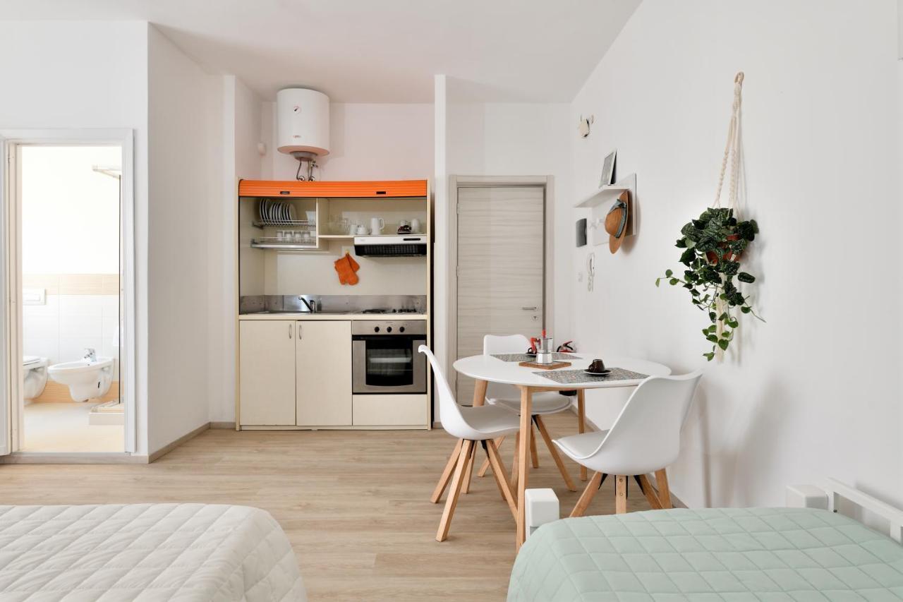 Florida Apartment *